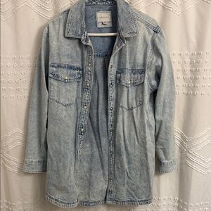 Like New Light Blue Denim Shirt Jacket w Snap Buttons - Oversized Small